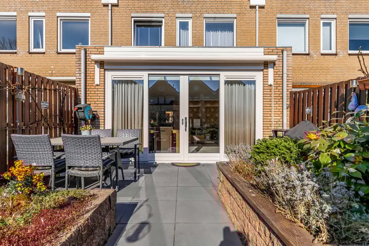 Photo 39 of Wezelstraat 9