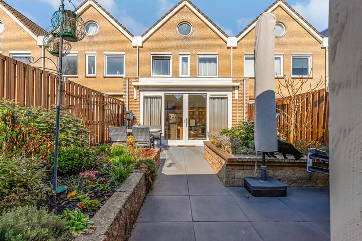 Photo 42 of Wezelstraat 9