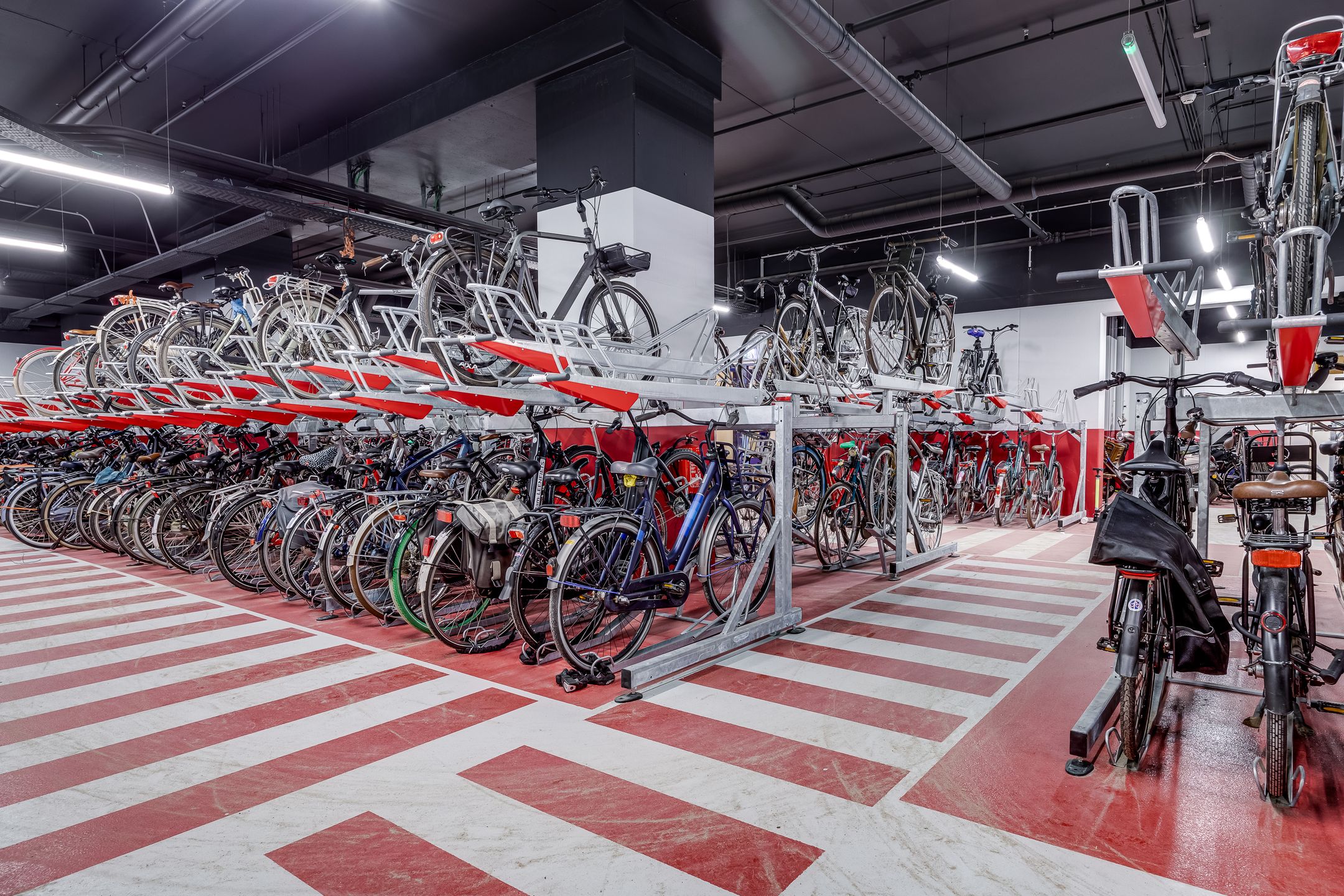 Foto 30 van Hoola van Nootenstraat 299