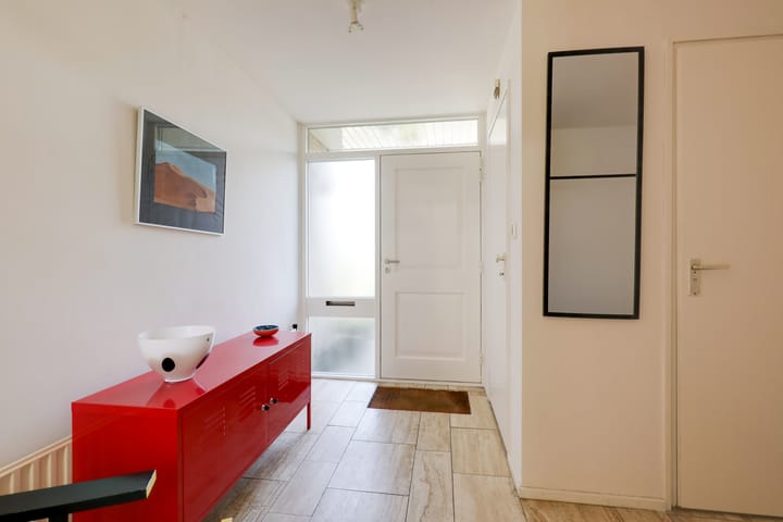 Photo 8 of Wolvegastraat 19