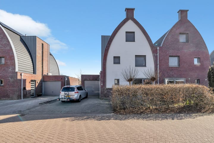 Foto 2 van Helwerd 3