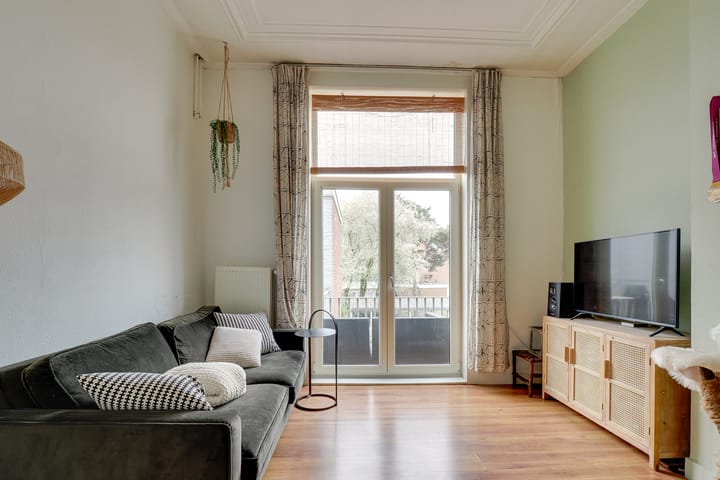 Photo 3 of Bilderdijkstraat 8-BS