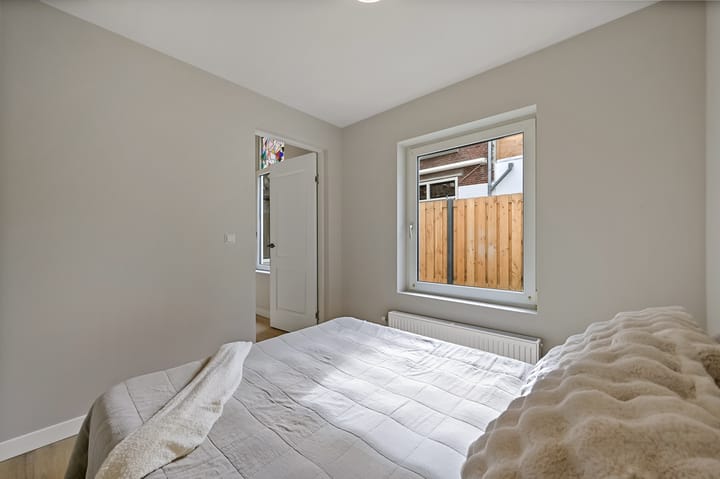 Foto 16 van Kenaustraat 10