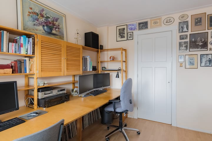 Photo 58 of Marsstraat 107