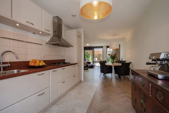 Foto 10 van Ceramstraat 8