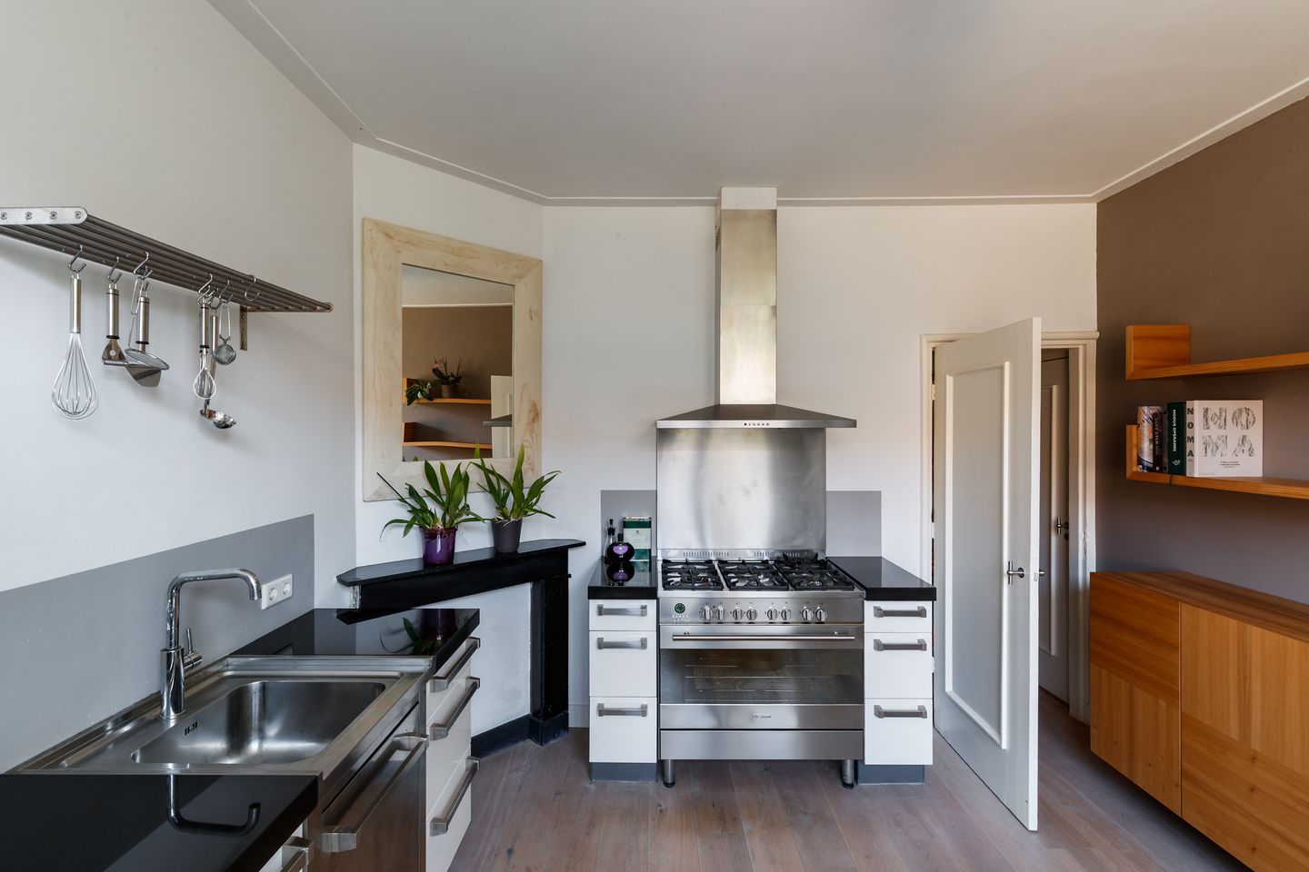 Photo 10 of Frans Halsstraat 32-BS