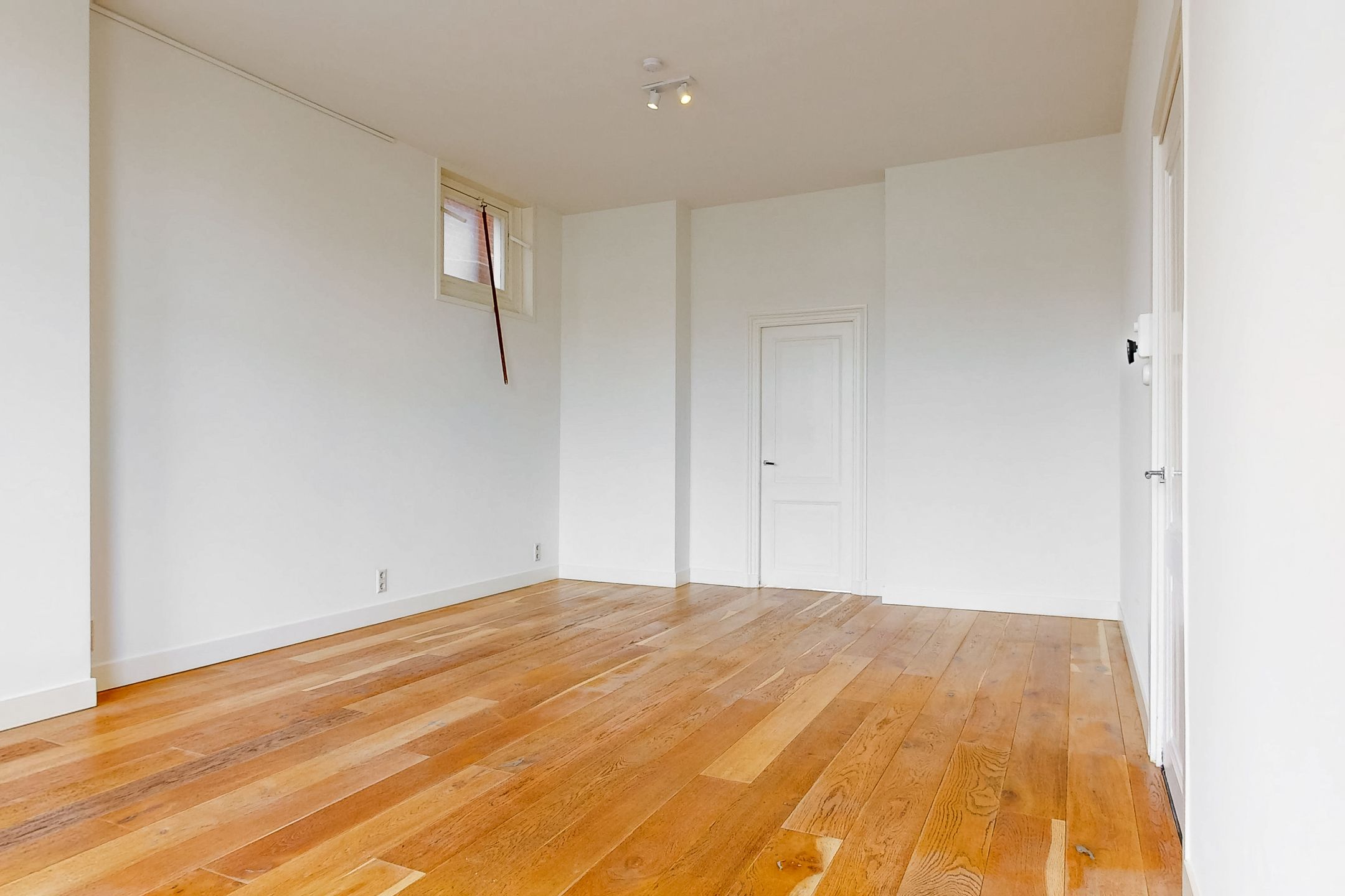 Foto 9 van Zoeterwoudsesingel 6