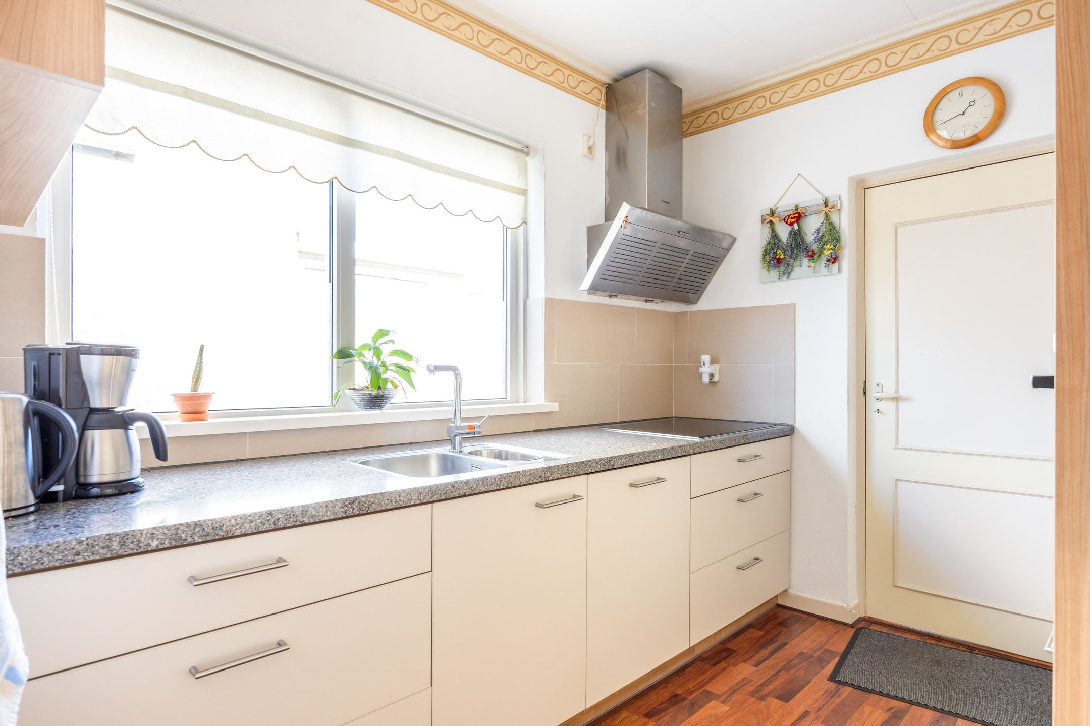 Photo 3 of Hertog van Saxenlaan 44