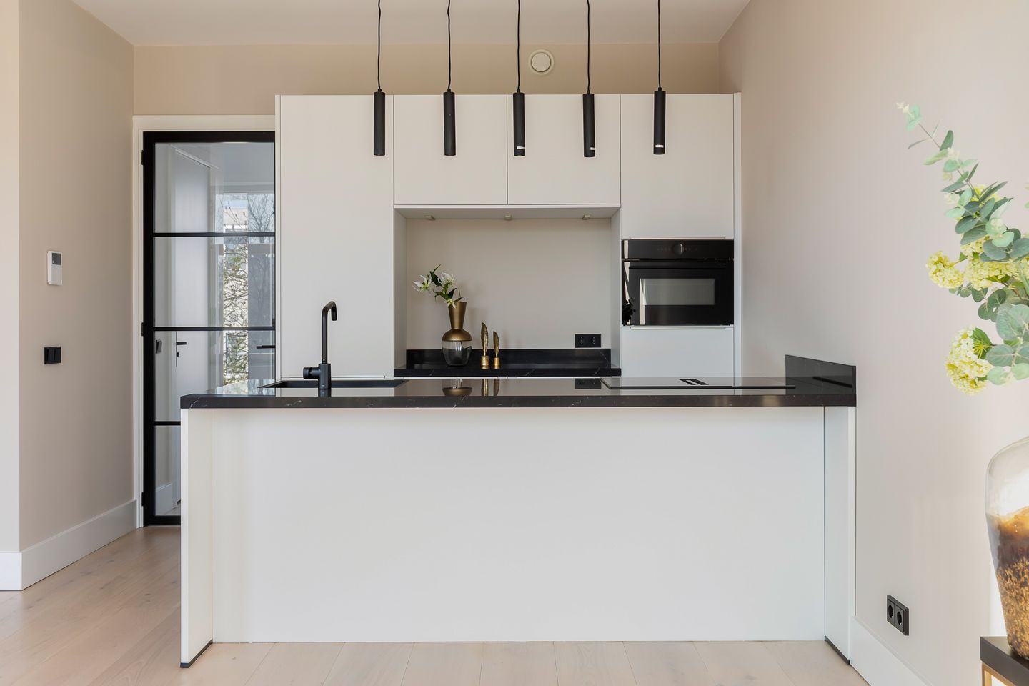 Photo 5 of Pretorialaan 109-B02