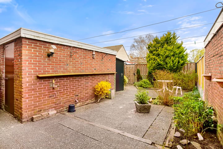 Foto 16 van Robert Kochlaan 145