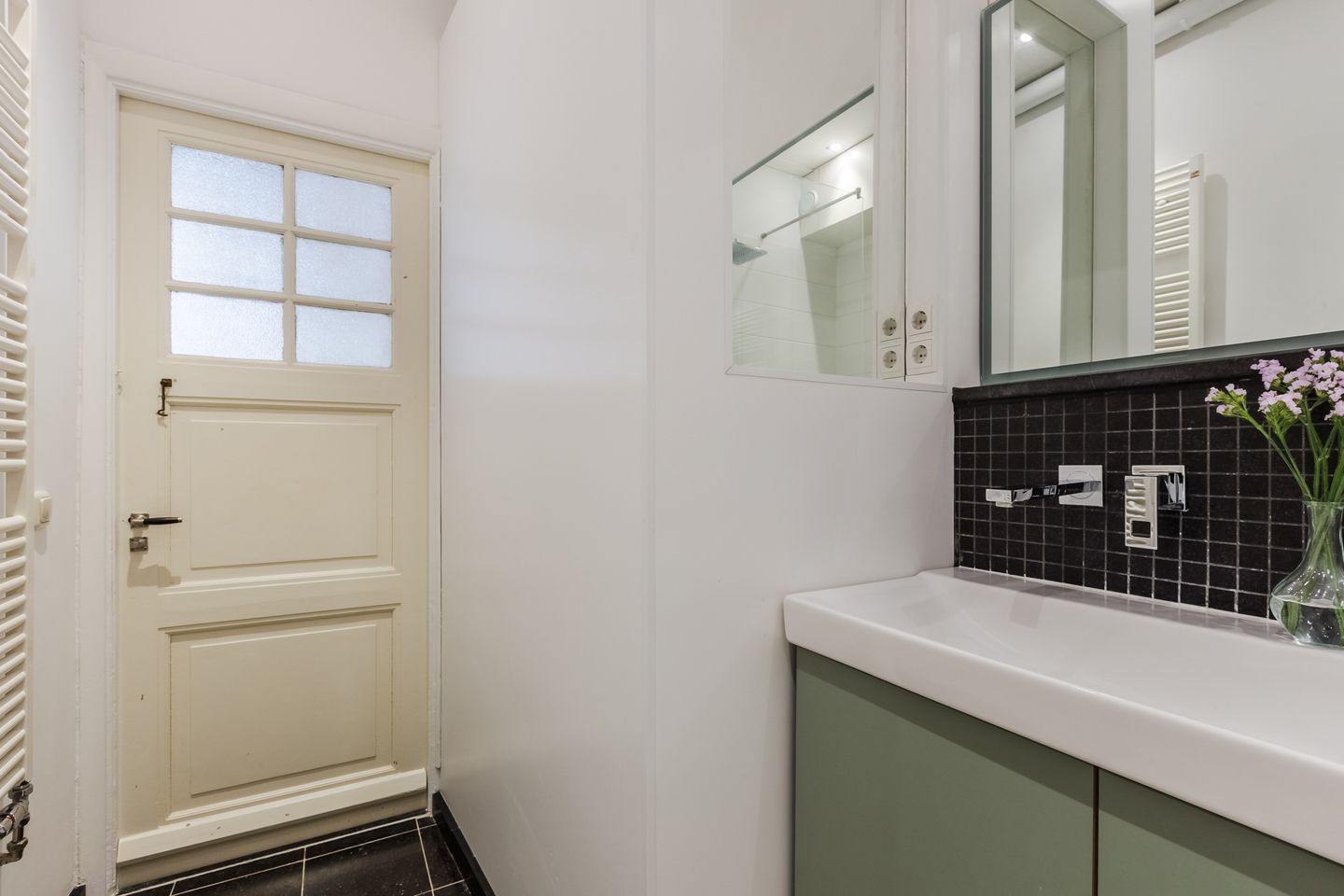 Photo 20 of Uithoornstraat 45-2