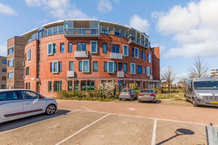 Foto 1 van Louis Armstrongweg 54-C