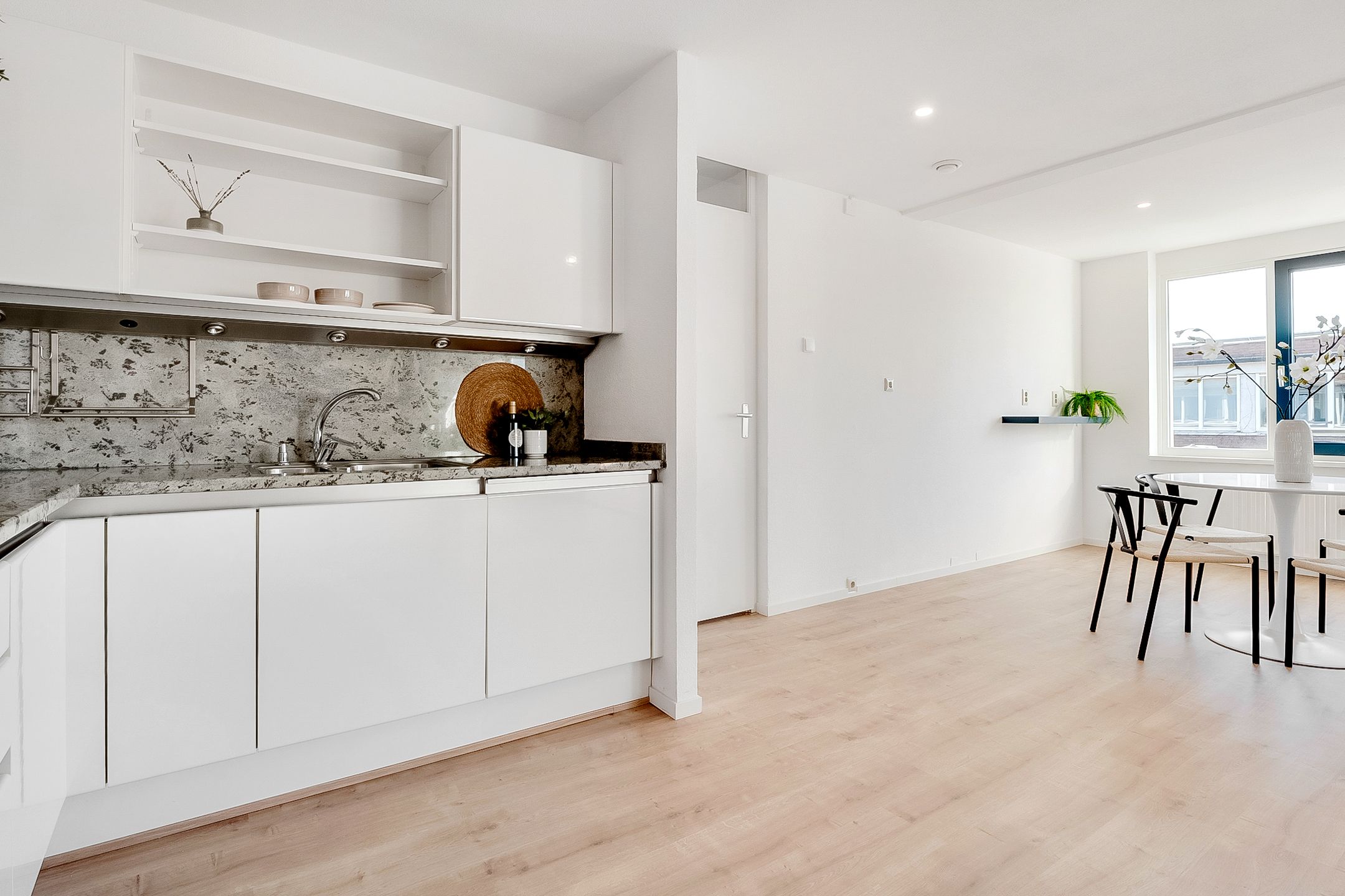 Foto 15 van Molukkenstraat 47