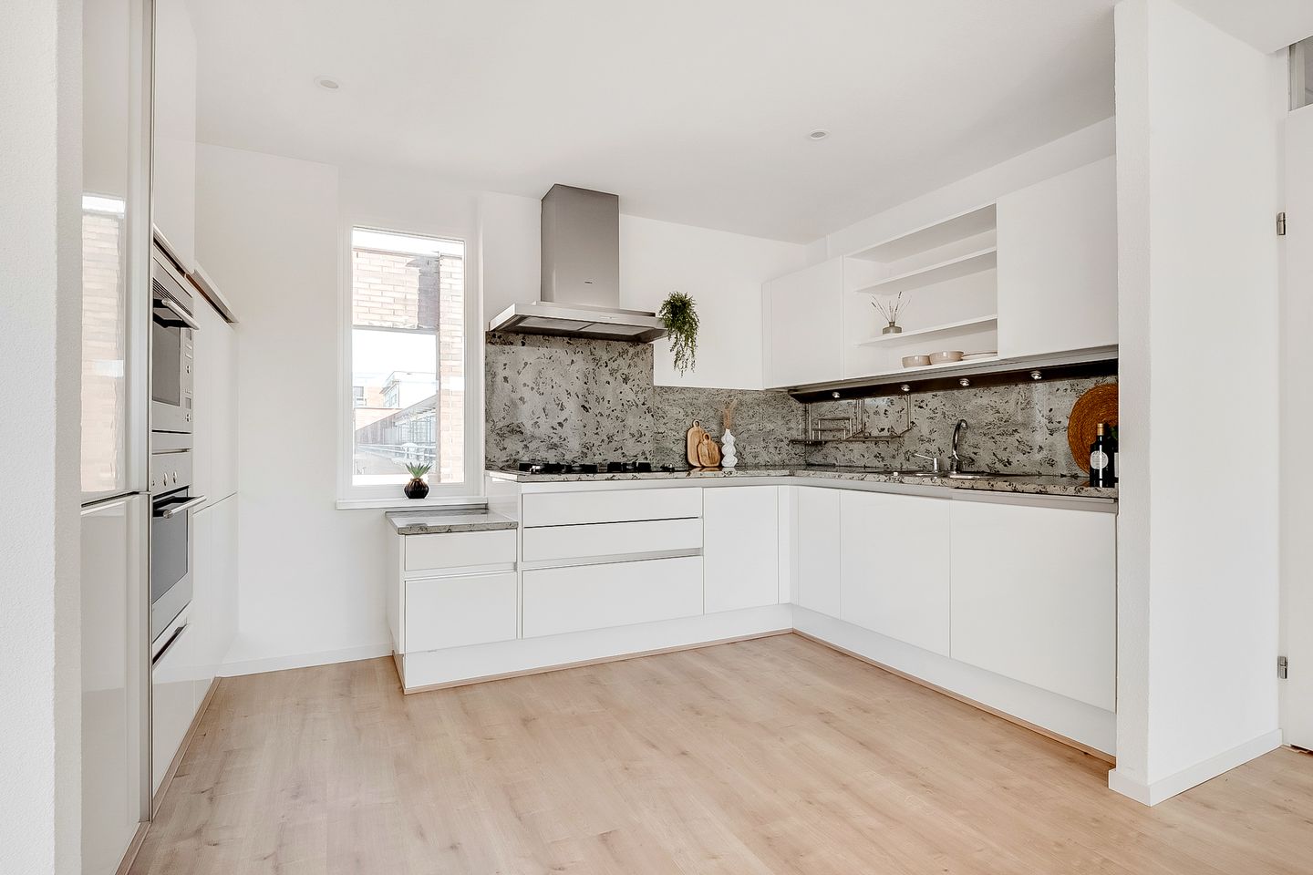 Foto 19 van Molukkenstraat 47