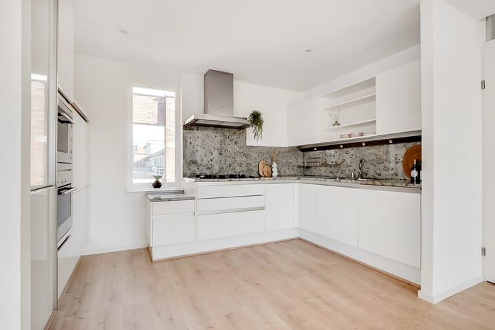 Foto 19 van Molukkenstraat 47