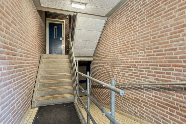 Photo 7 of Sint Josephstraat 104