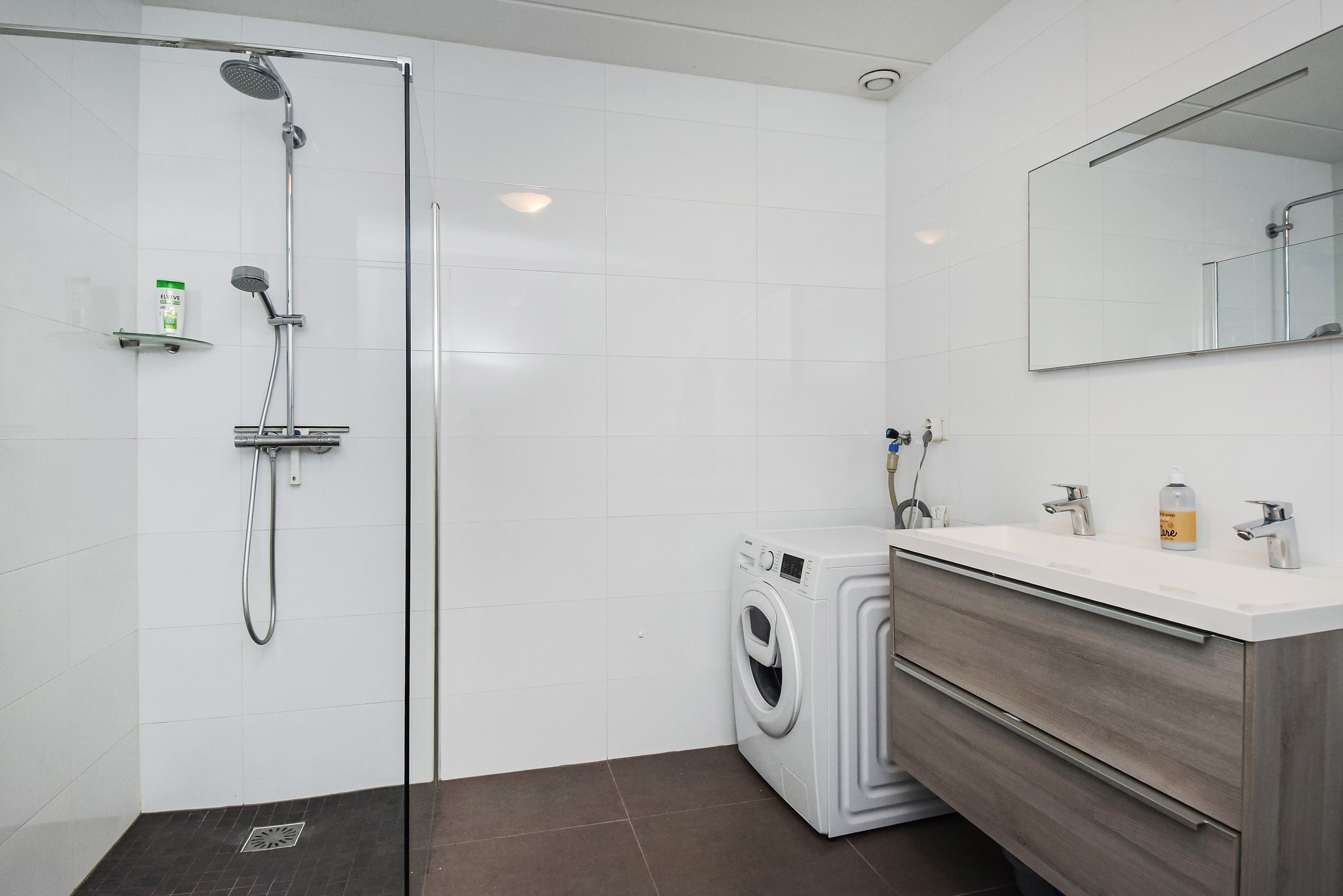 Photo 39 of Lyonnetstraat 5-F