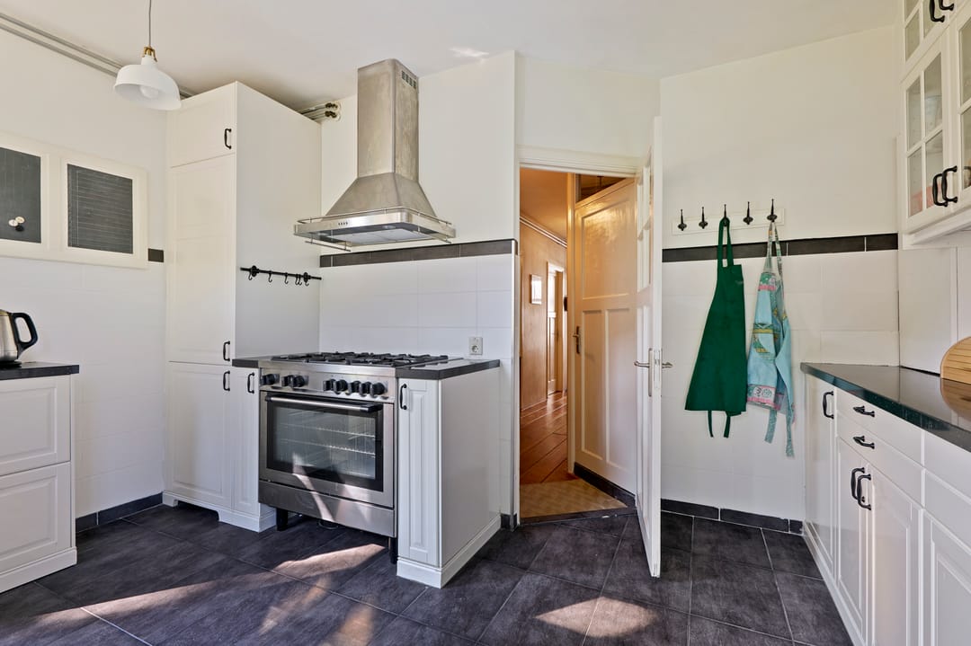 Photo 11 of Eendrachtstraat 13-1