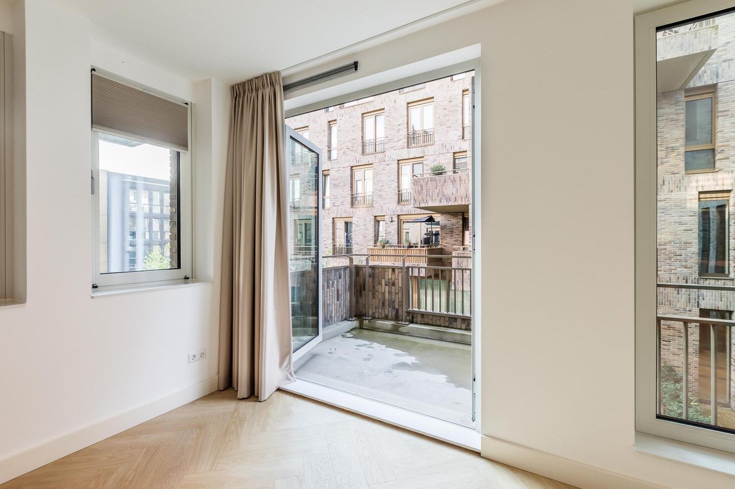 Foto 14 van Faas Wilkesstraat 317