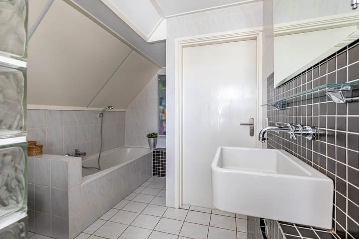 Foto 46 van Taarloseweg 11