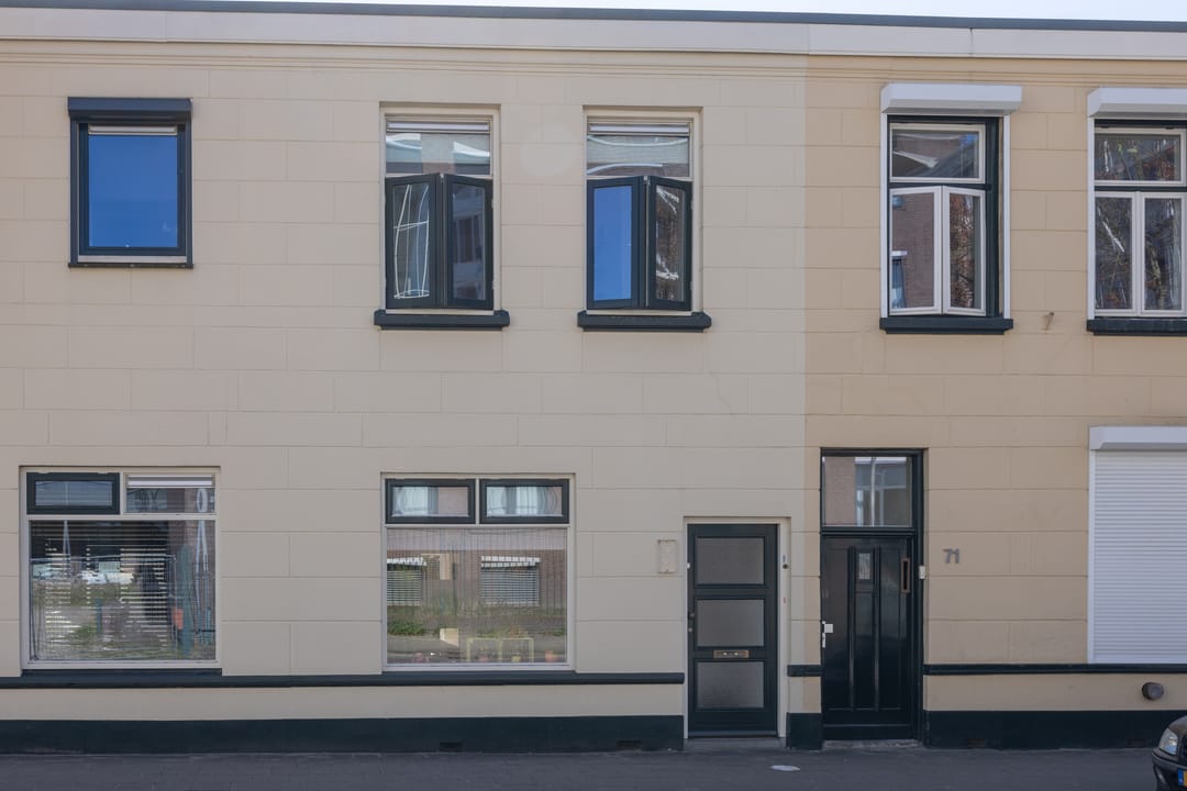 Photo 2 of Emmastraat 69