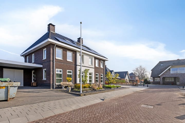 Photo 2 of Hooiwagen 17