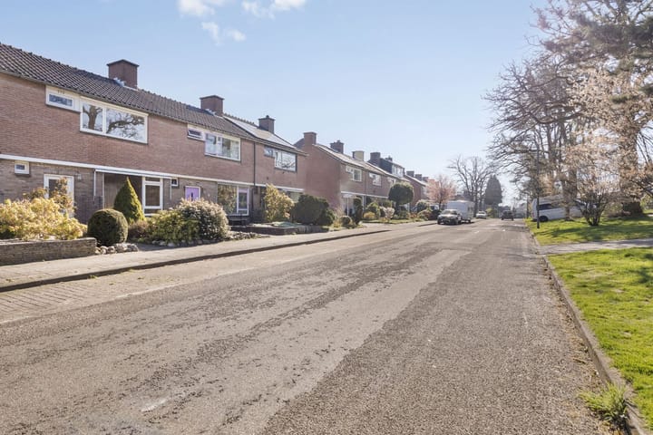 Foto 20 van Eduard van Beinumlaan 30