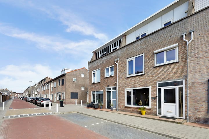Photo 7 of Buitensluisstraat 15
