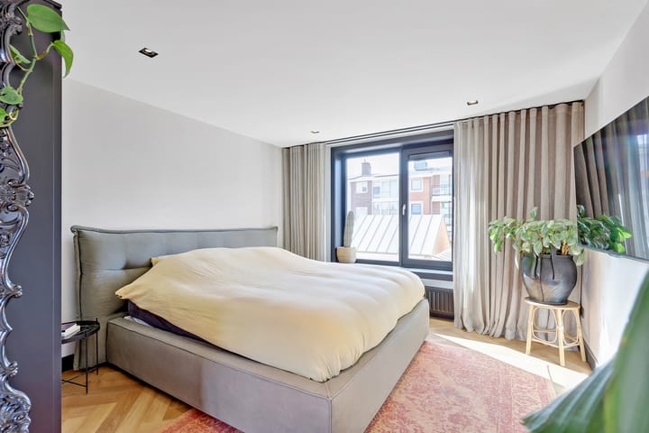 Photo 32 of Buitensluisstraat 15