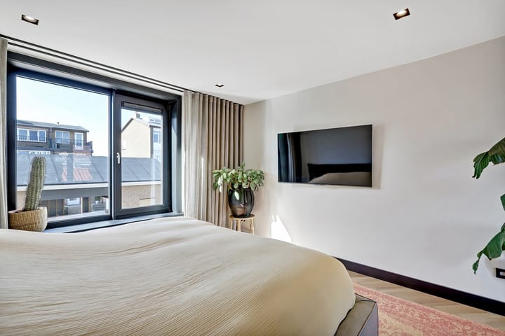 Photo 34 of Buitensluisstraat 15