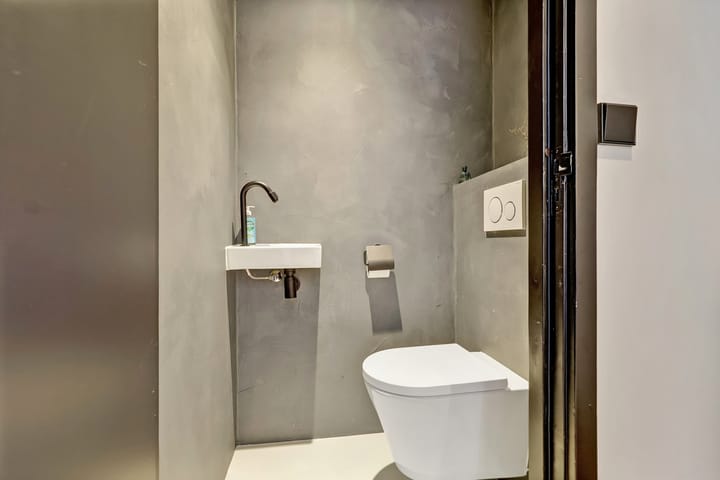 Photo 39 of Buitensluisstraat 15