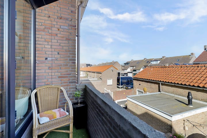 Photo 40 of Buitensluisstraat 15