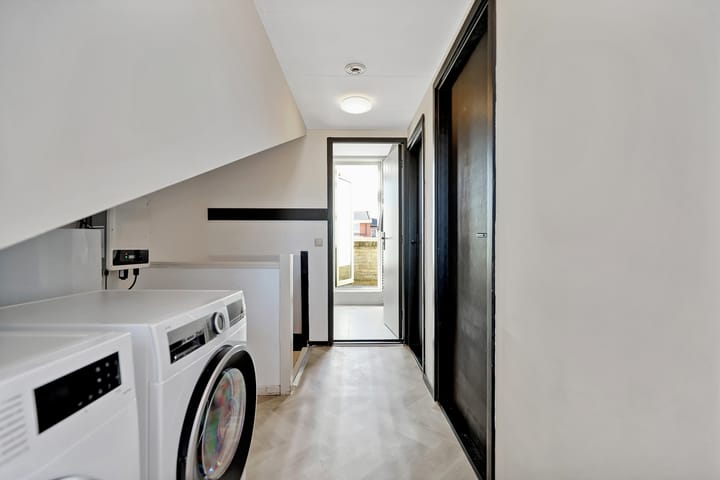 Photo 43 of Buitensluisstraat 15