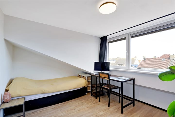 Photo 47 of Buitensluisstraat 15