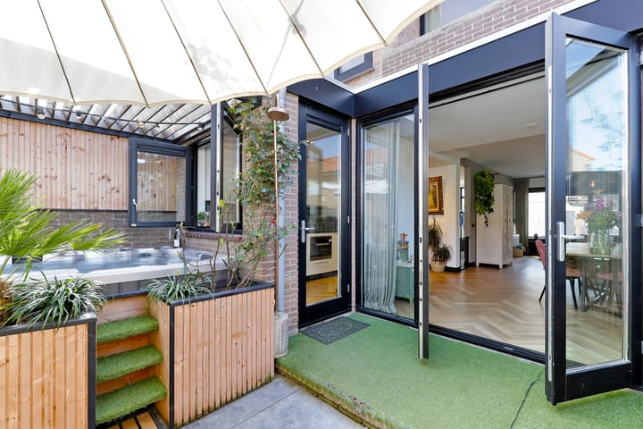 Photo 59 of Buitensluisstraat 15