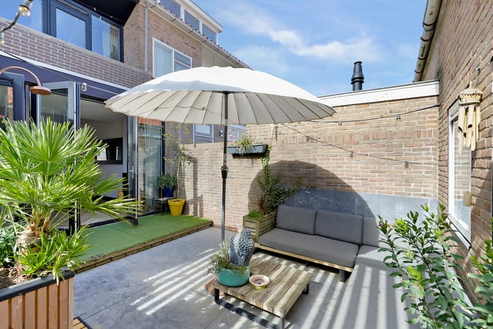 Photo 66 of Buitensluisstraat 15