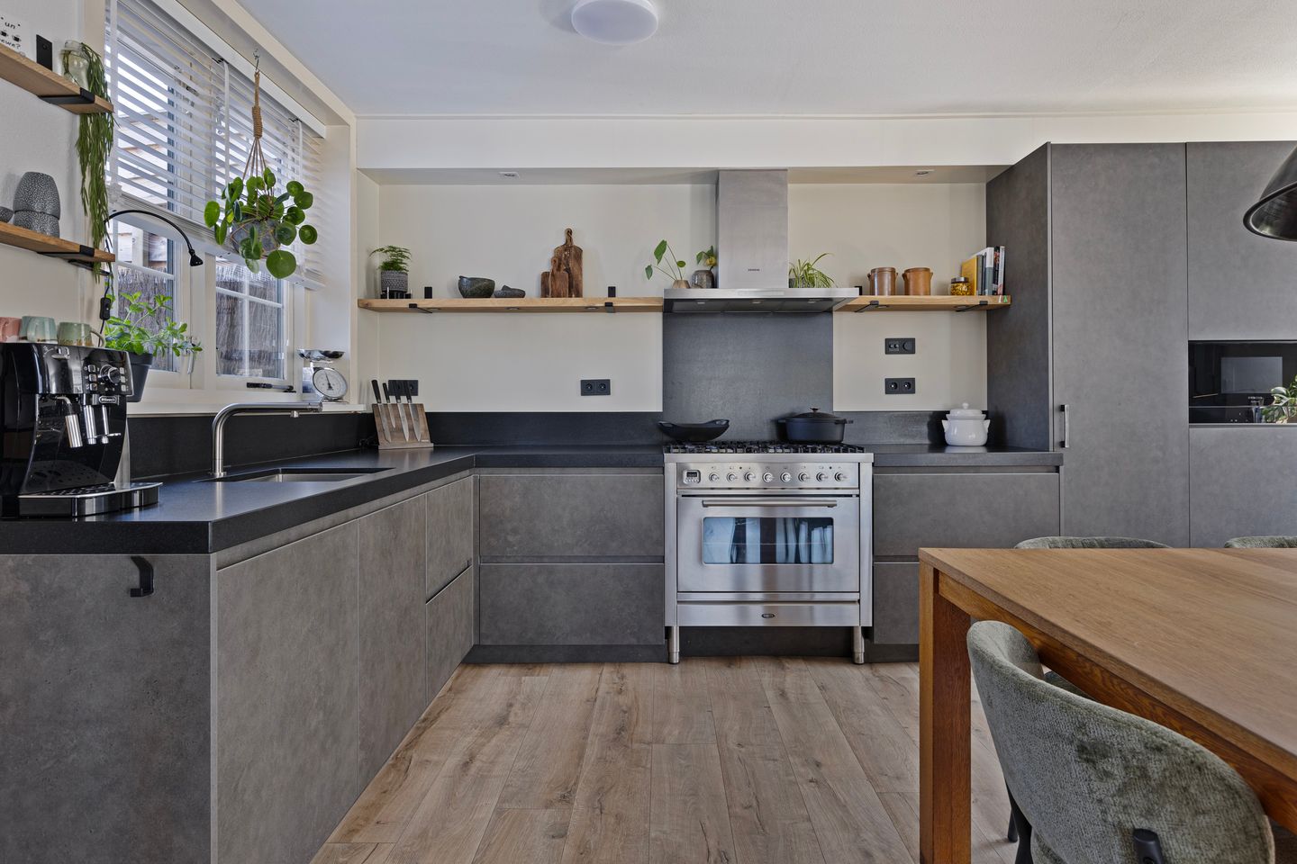 Foto 10 van Julianaweg 66