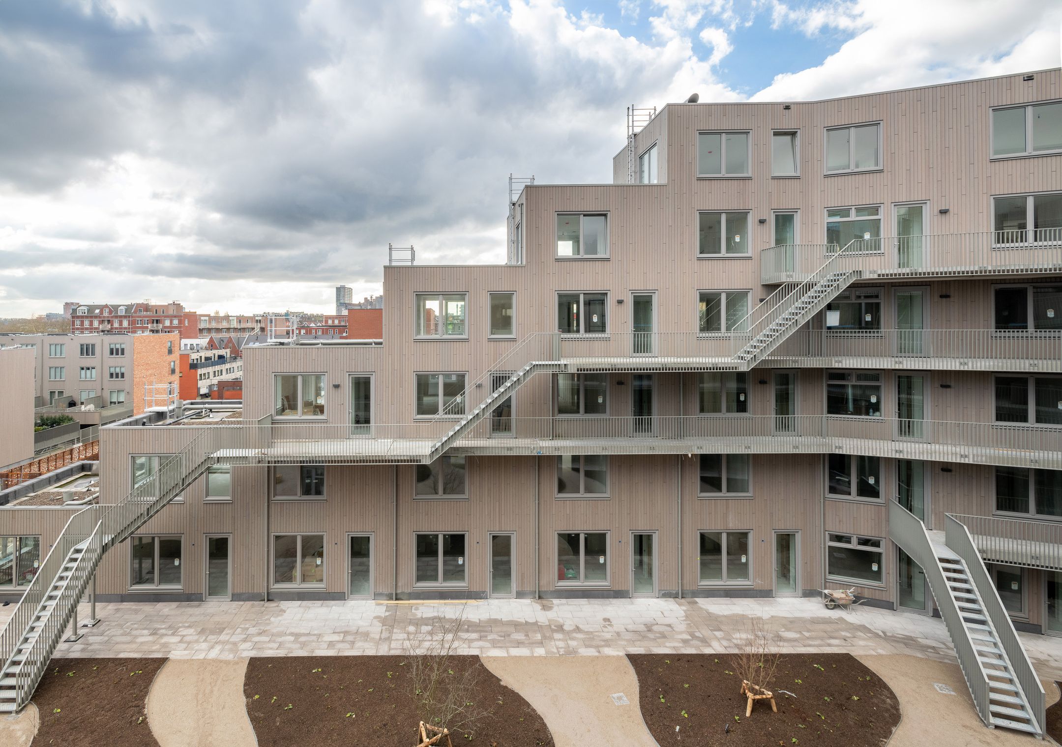 Foto 15 van Albertina Sisulupad 214