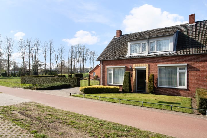 Foto 38 van Turnhoutseweg 4