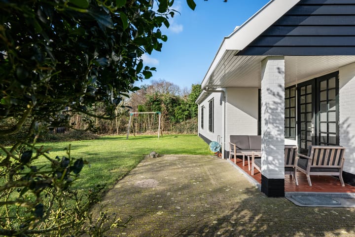 Foto 11 van Korenbloemlaan 6