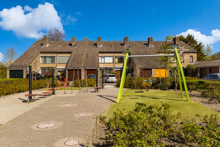 Photo 40 of De Vroedschap 64