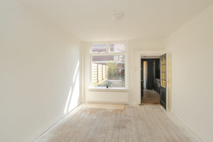 Foto 10 van J. Duikerstraat 6