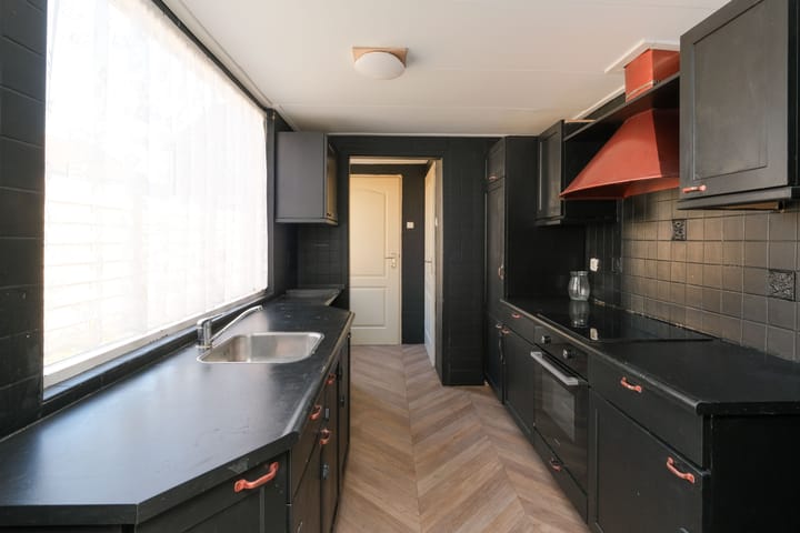 Foto 11 van J. Duikerstraat 6