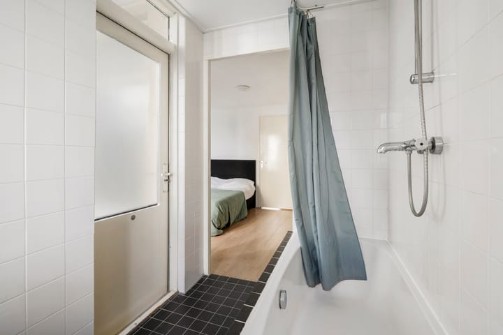 Photo 20 of Bentinckstraat 38-1