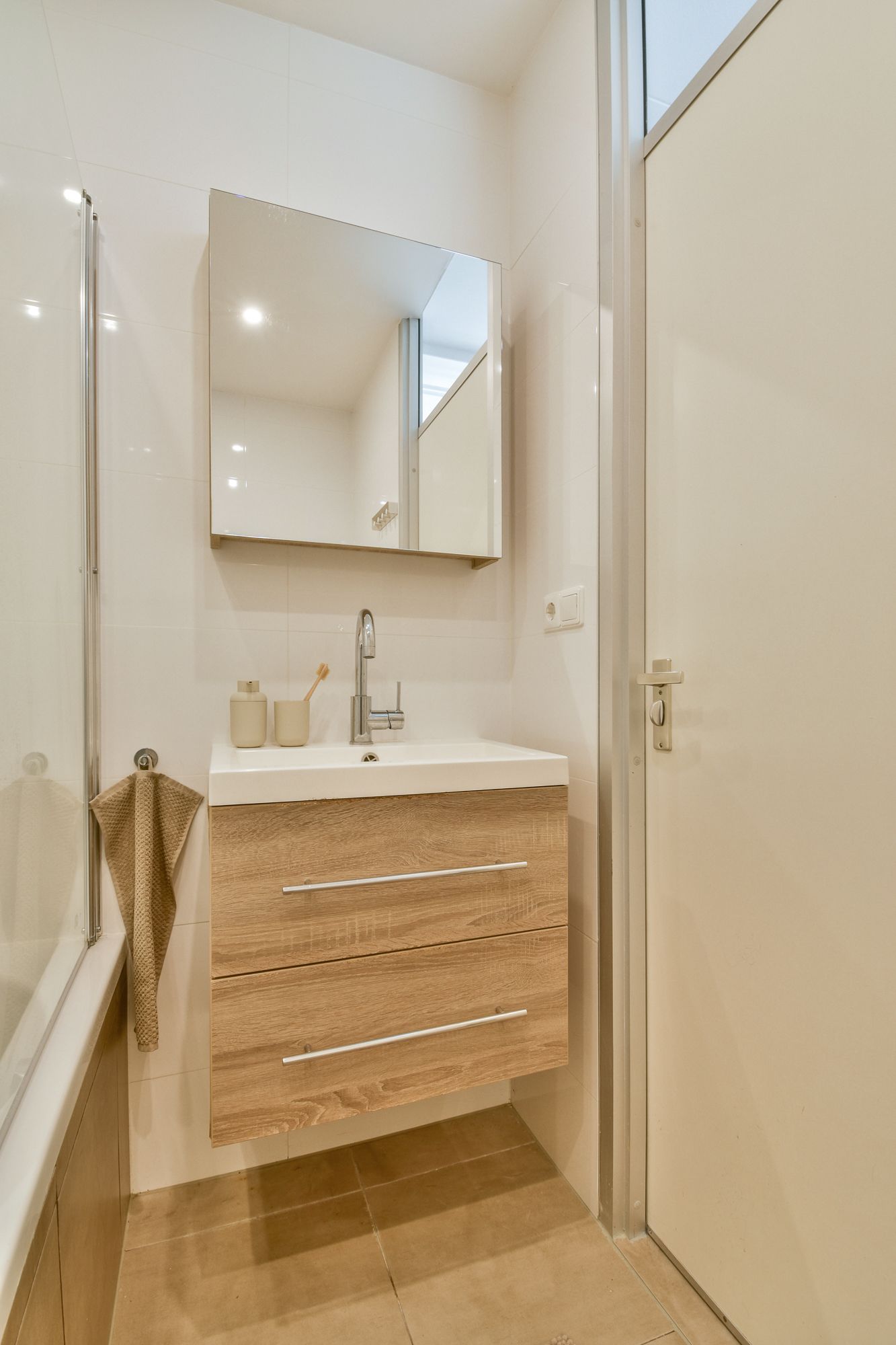 Photo 25 of Midscheeps 15