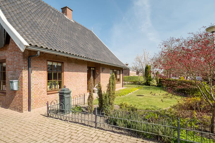 Foto 42 van J S Bachstraat 18