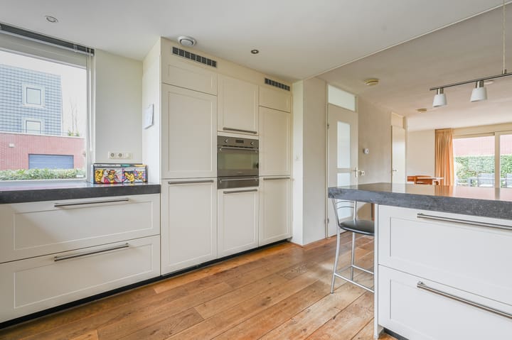 Foto 6 van Pieter Hellendaalweg 14