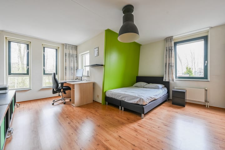 Foto 19 van Pieter Hellendaalweg 14