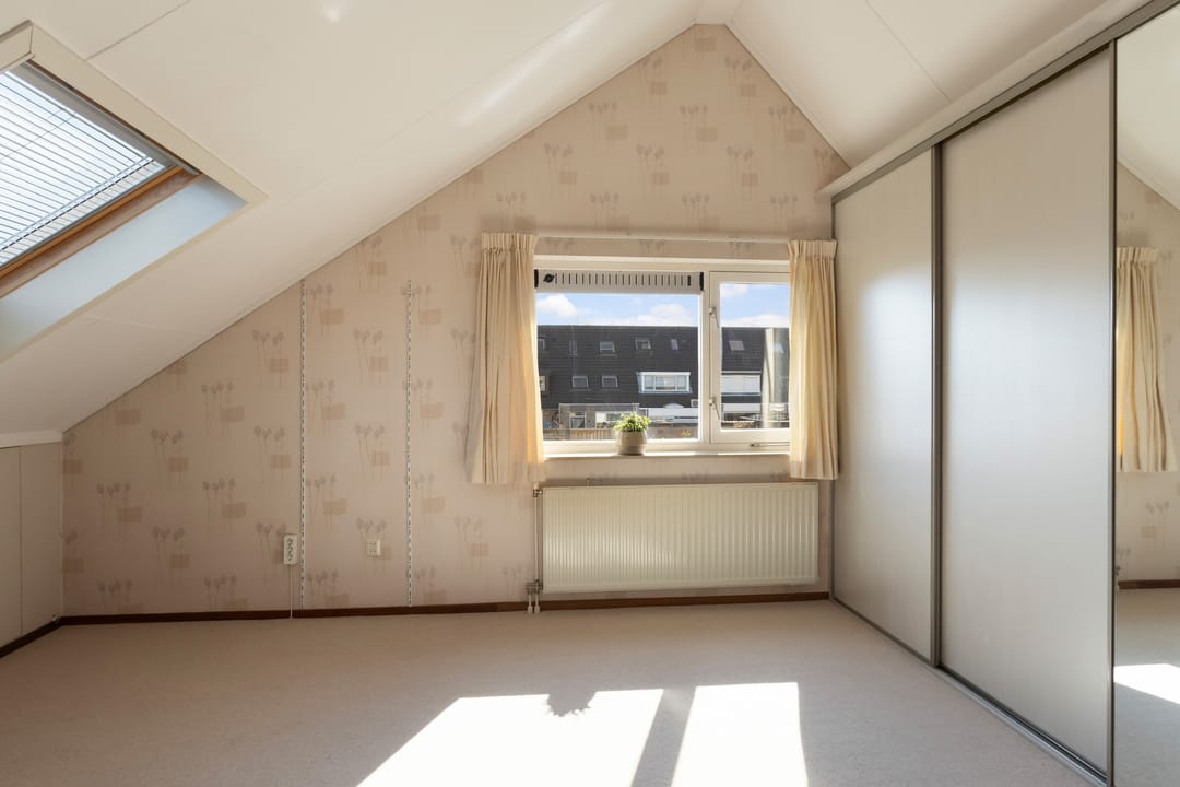 Photo 23 of Kompas 10