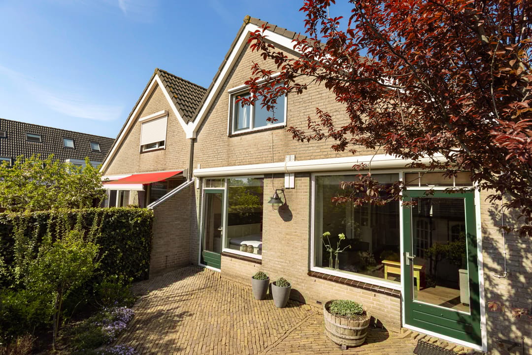 Photo 32 of Kompas 10